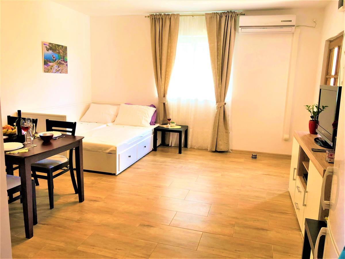 Apartments Village Lozovac Exterior photo
